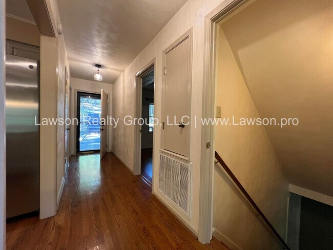 Building Photo - Nature Lover's Paradise-Easy Access to Vin...