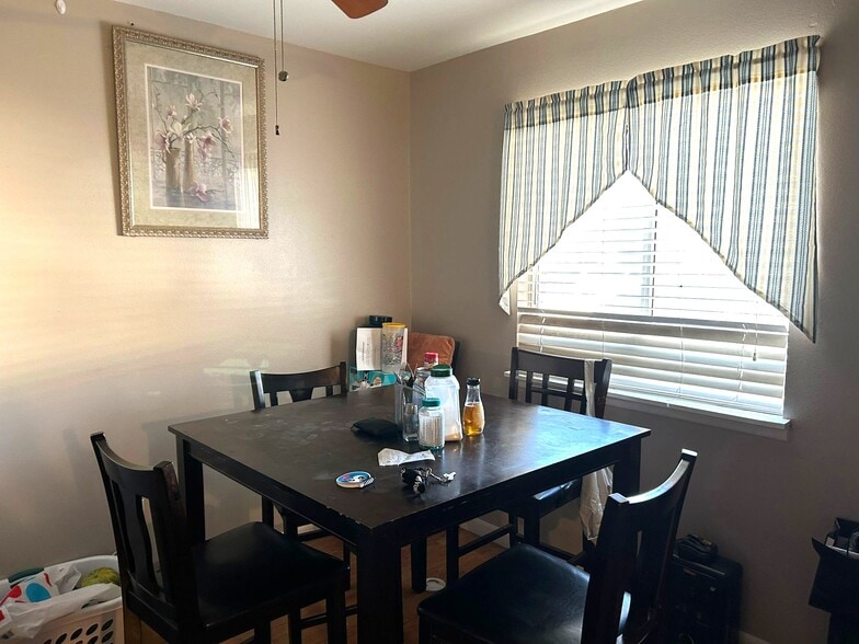dining area - 2003 Terry St 106