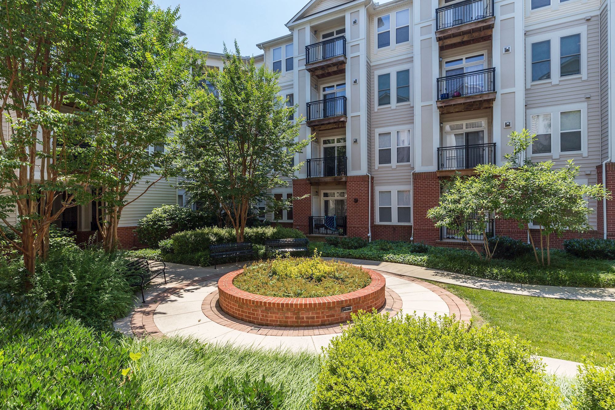 Building Photo - 2665 Prosperity Ave