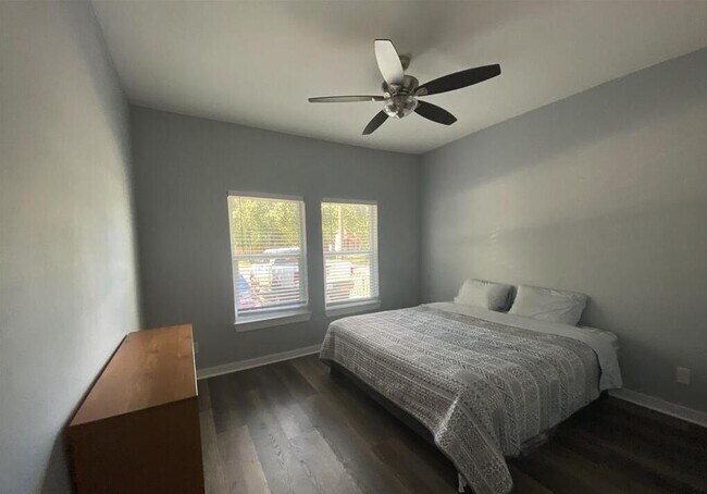 Building Photo - 1106 W Gregory St