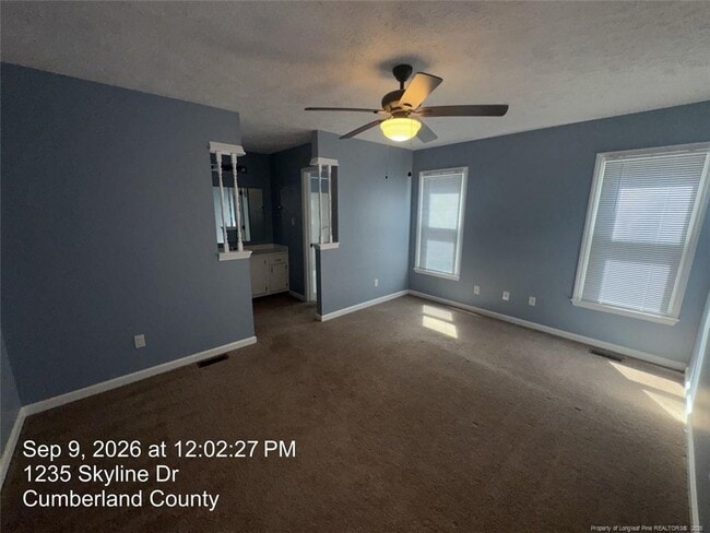 Building Photo - 1235 Skyline Dr