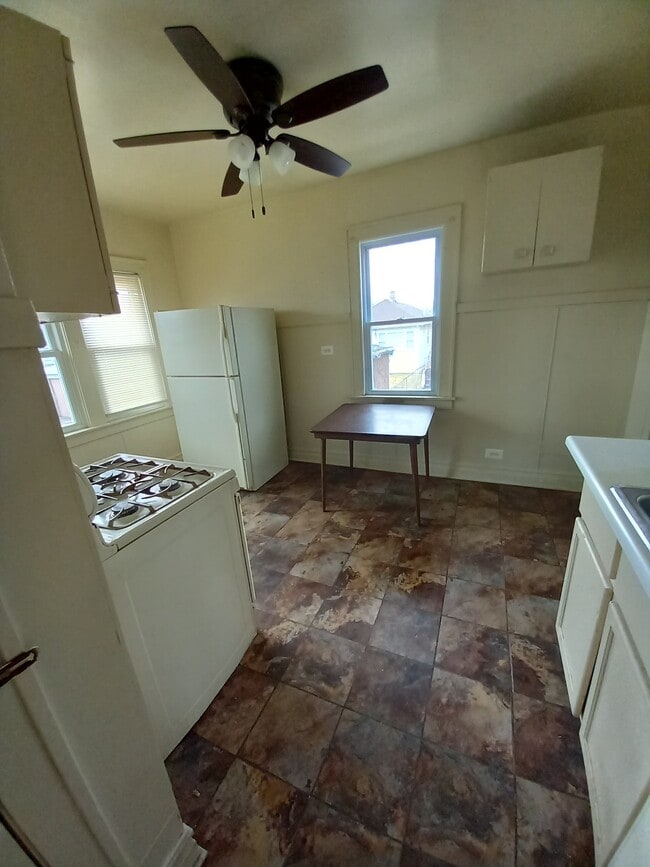 Kitchen - 10212 S Wentworth Ave