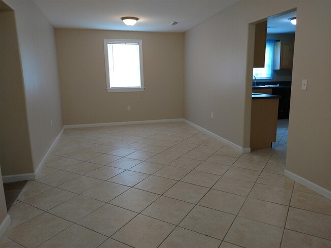 Building Photo - 240 Fresno Dr