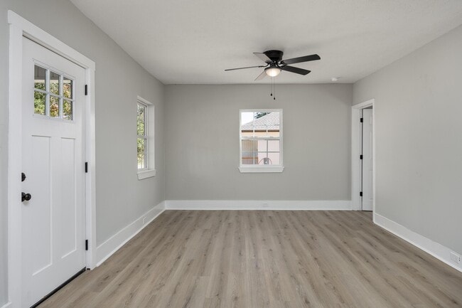 Building Photo - 5350 Slayton Ave