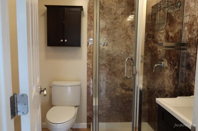 Building Photo - 445 Hoffman Ave