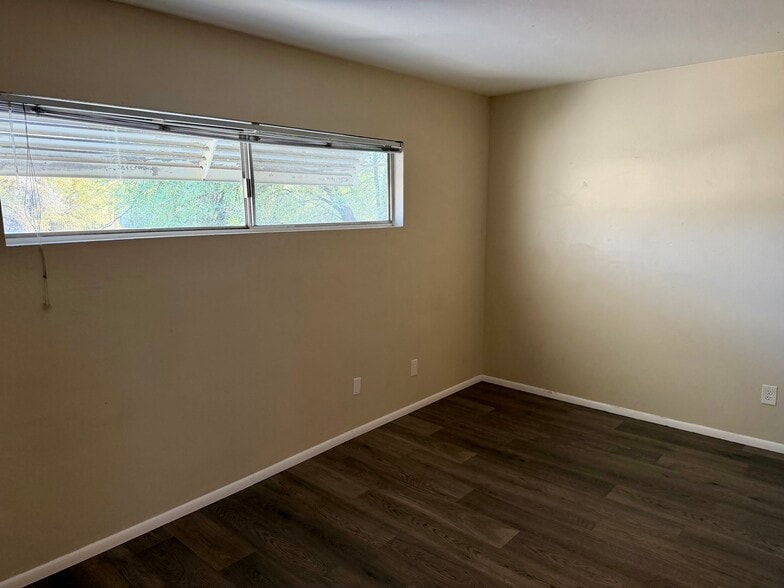 Building Photo - 2755 W Anklam Rd