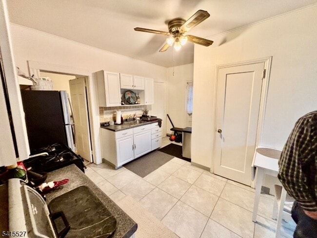 Building Photo - 196 Mt Kemble Ave