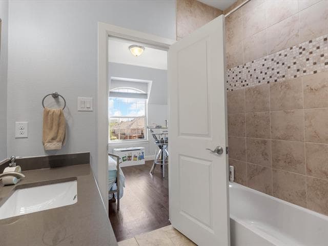 Building Photo - 408 Montpelier Dr