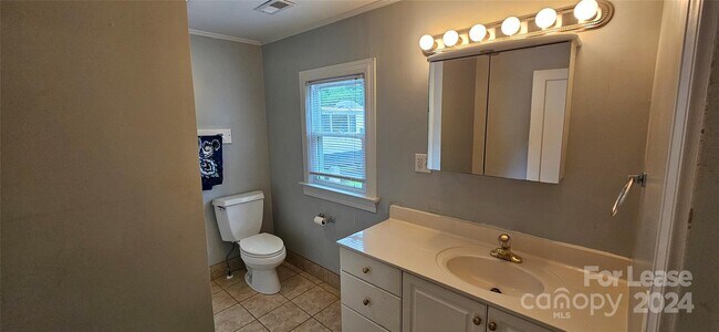 Building Photo - 168 Goodman Rd