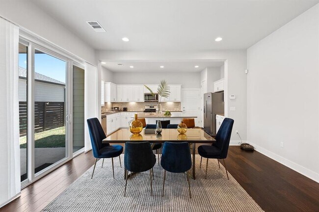 Building Photo - 1506 Arcilla St