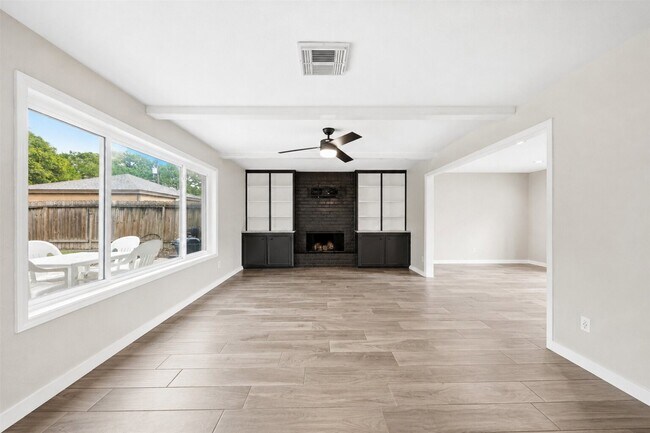 Building Photo - 15414 Ripplestream Dr