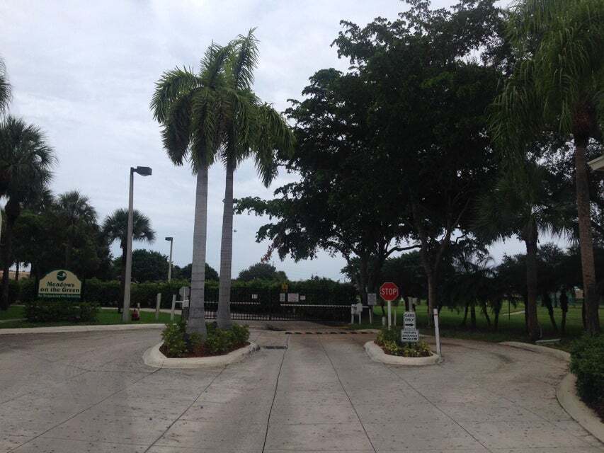 Building Photo - 407 Meadows Cir