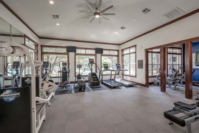 Building Photo - Limited Time – $500 Gift Card with Move-In!