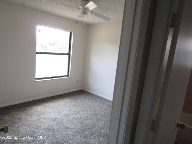 Building Photo - 2110 S Deleon Ave