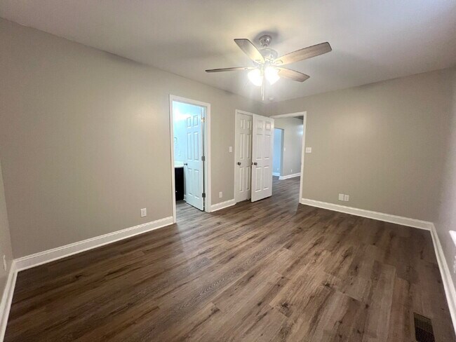 Building Photo - 3409 Dailey Rd