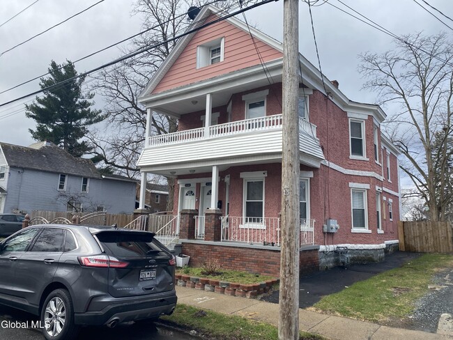 Building Photo - 1130 Pleasant St