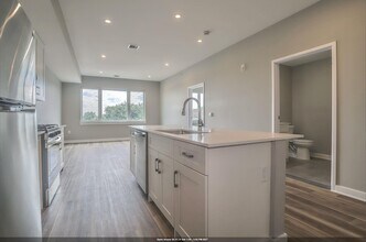 Building Photo - 475 Communipaw Ave