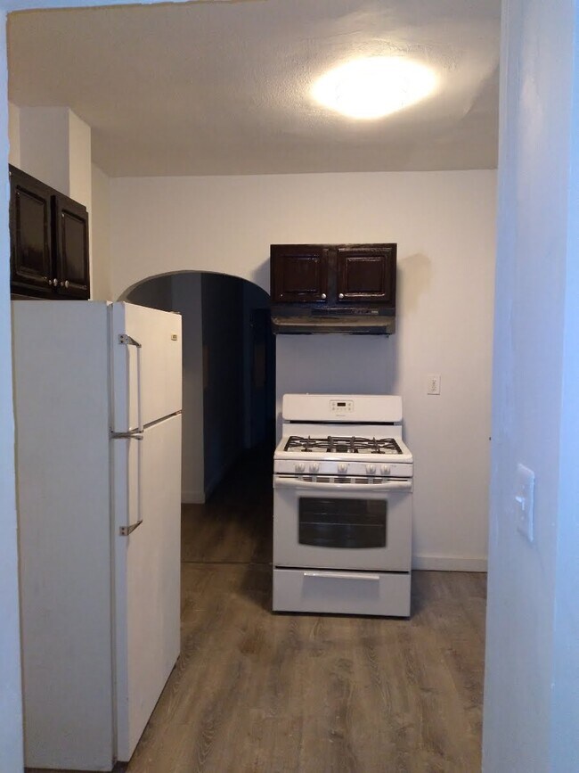 Primary Photo - 211 W Hanover St