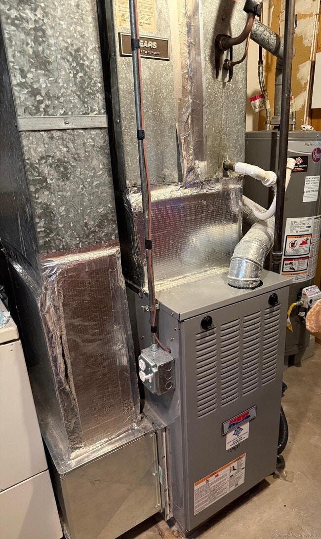 Building Photo - 65 Hitchcock Dr