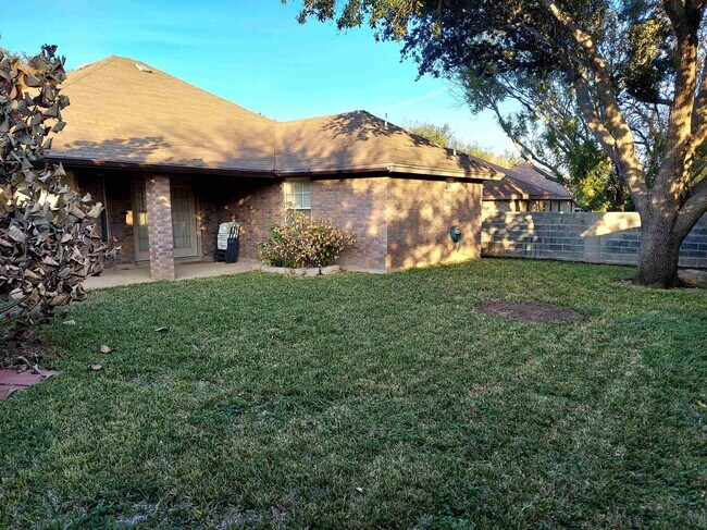 Building Photo - 1011 Topaz Trail