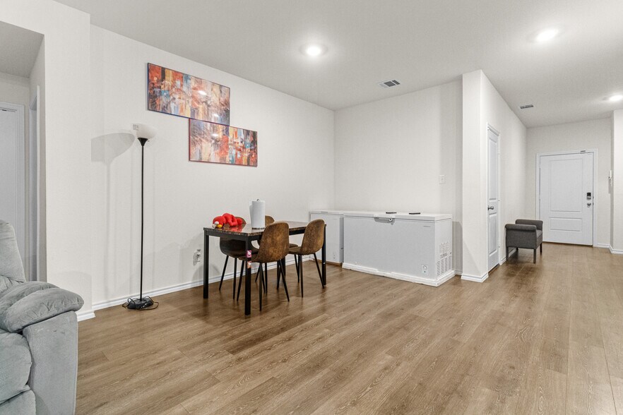 Building Photo - 2928 Roper St