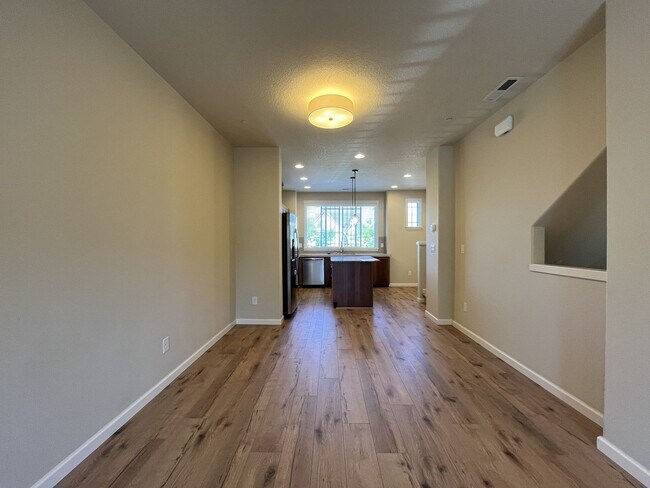 Building Photo - Modern Bull Mountain Townhome with Two Private Suites, Clubhouse, Pool, Fitness Center & Modern F...