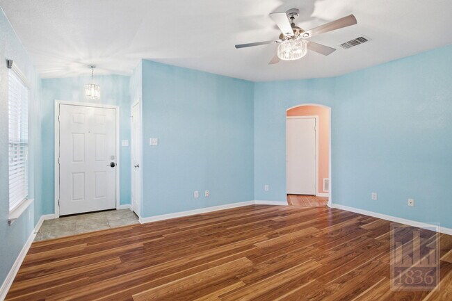 Building Photo - 432 Thunderstorm Ave