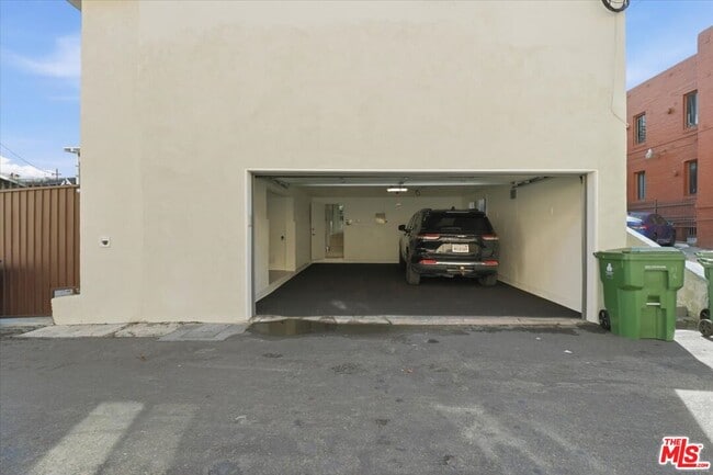 Building Photo - 109 Dudley Ave