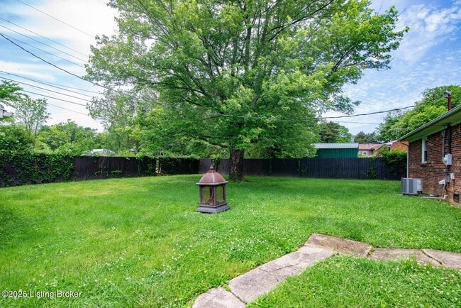 Building Photo - 119 E French St