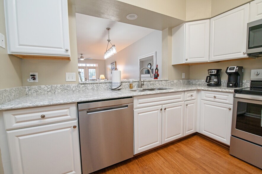 Building Photo - 235 Atlantis Cir