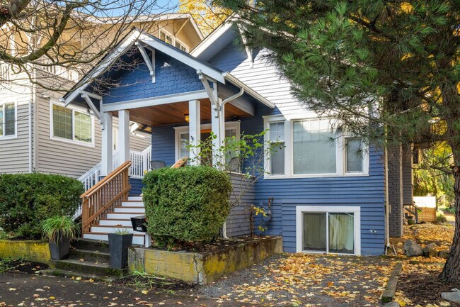 Building Photo - 720 NE 47th St