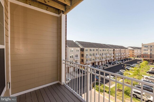 Building Photo - 13740 Endeavour Dr