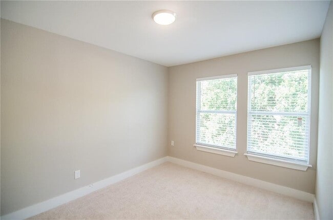 Building Photo - 11901 Alpheus Ave