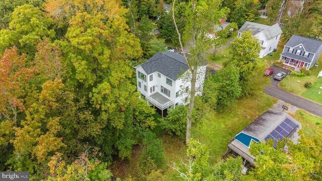 Building Photo - 801 Cedar Ave