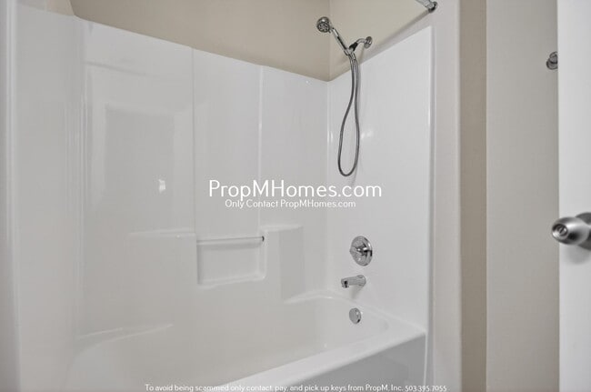 Building Photo - Gorgeous Updated Home in Witch Hazel!