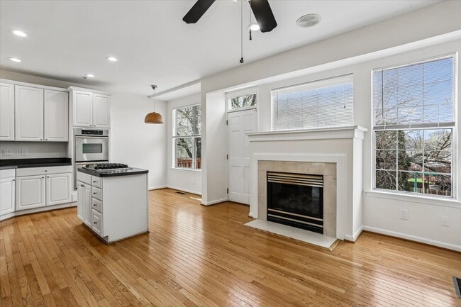 Building Photo - 14104 Parker Farm Way