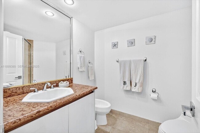 Building Photo - 2127 Brickell Ave