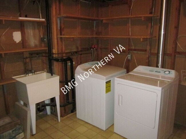 Building Photo - 1160 Wimbledon Dr