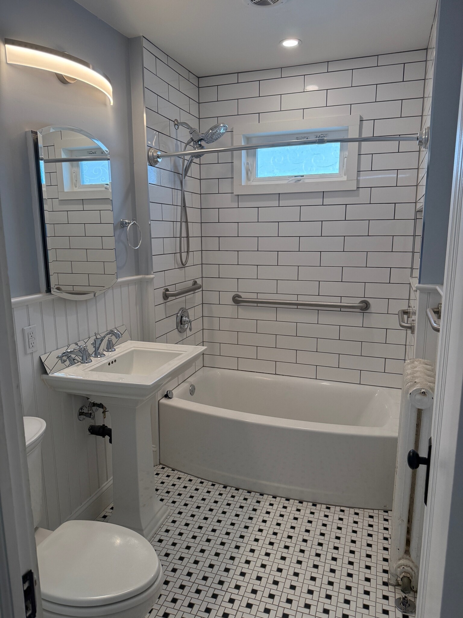 Building Photo - 85 Dover Rd