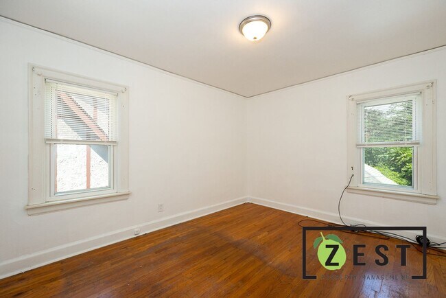 Building Photo - 17352 Roselawn St