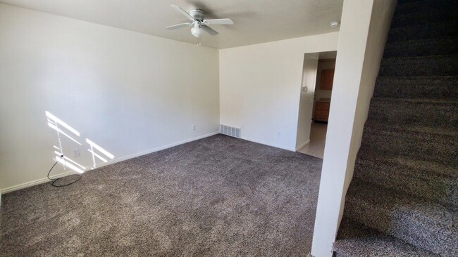 Building Photo - Kaysville #3