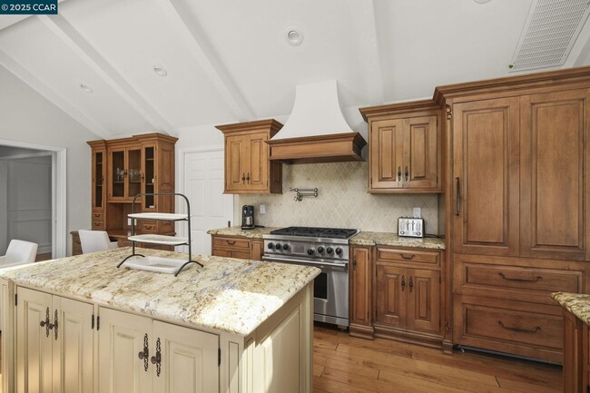 Building Photo - 18 Emmons Canyon Ct