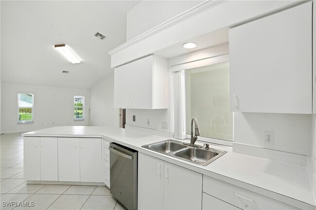 Building Photo - 1301 Piper Blvd