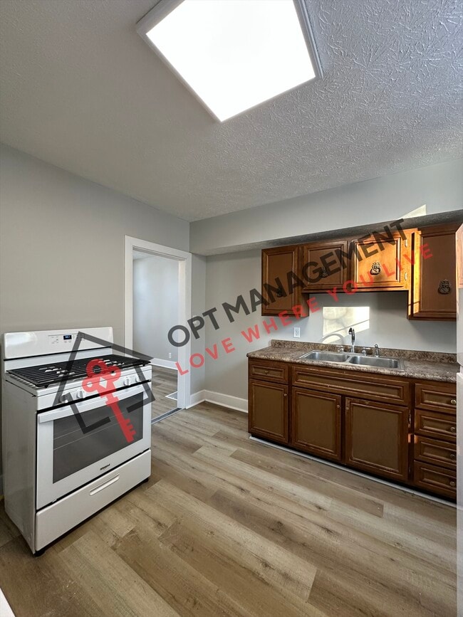 Building Photo - 111 S 14th St