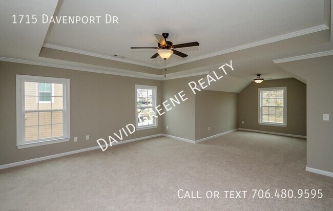 Building Photo - 1715 Davenport Dr