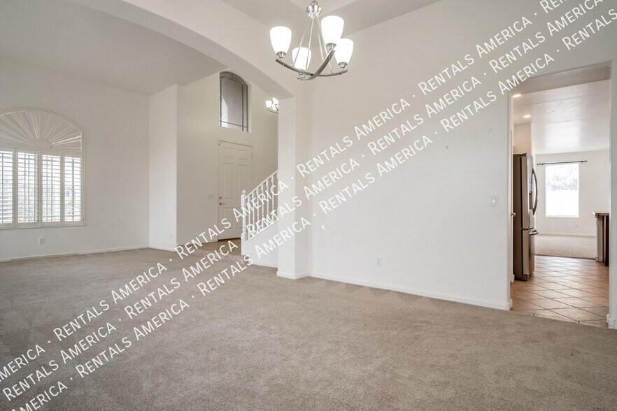 Building Photo - 2631 S Leonard Pl