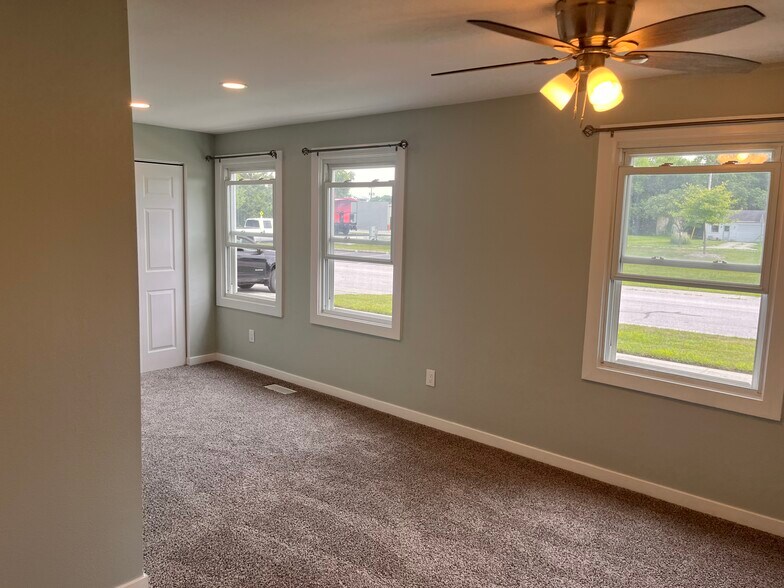 Master bedroom - 10936 Toledo St
