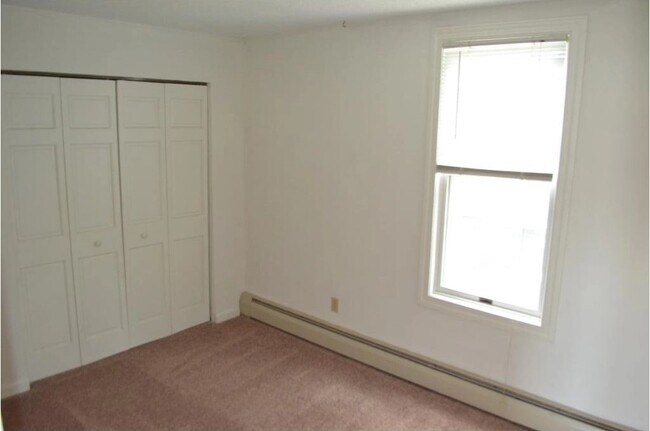 Master BR - Upper - 1003 21st Ave SE