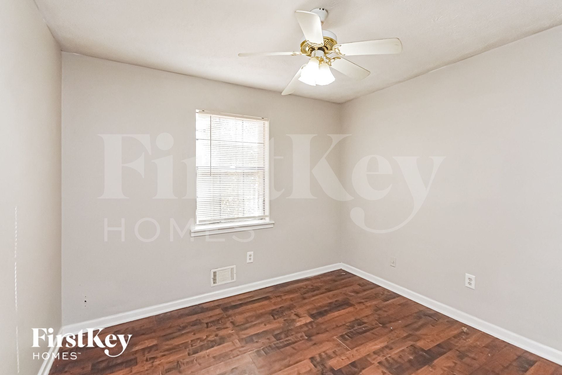 Building Photo - 975 Martin Rd