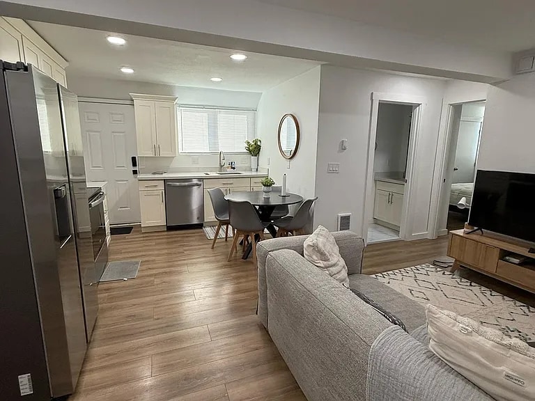 Primary Photo - 3730 SW 99th St